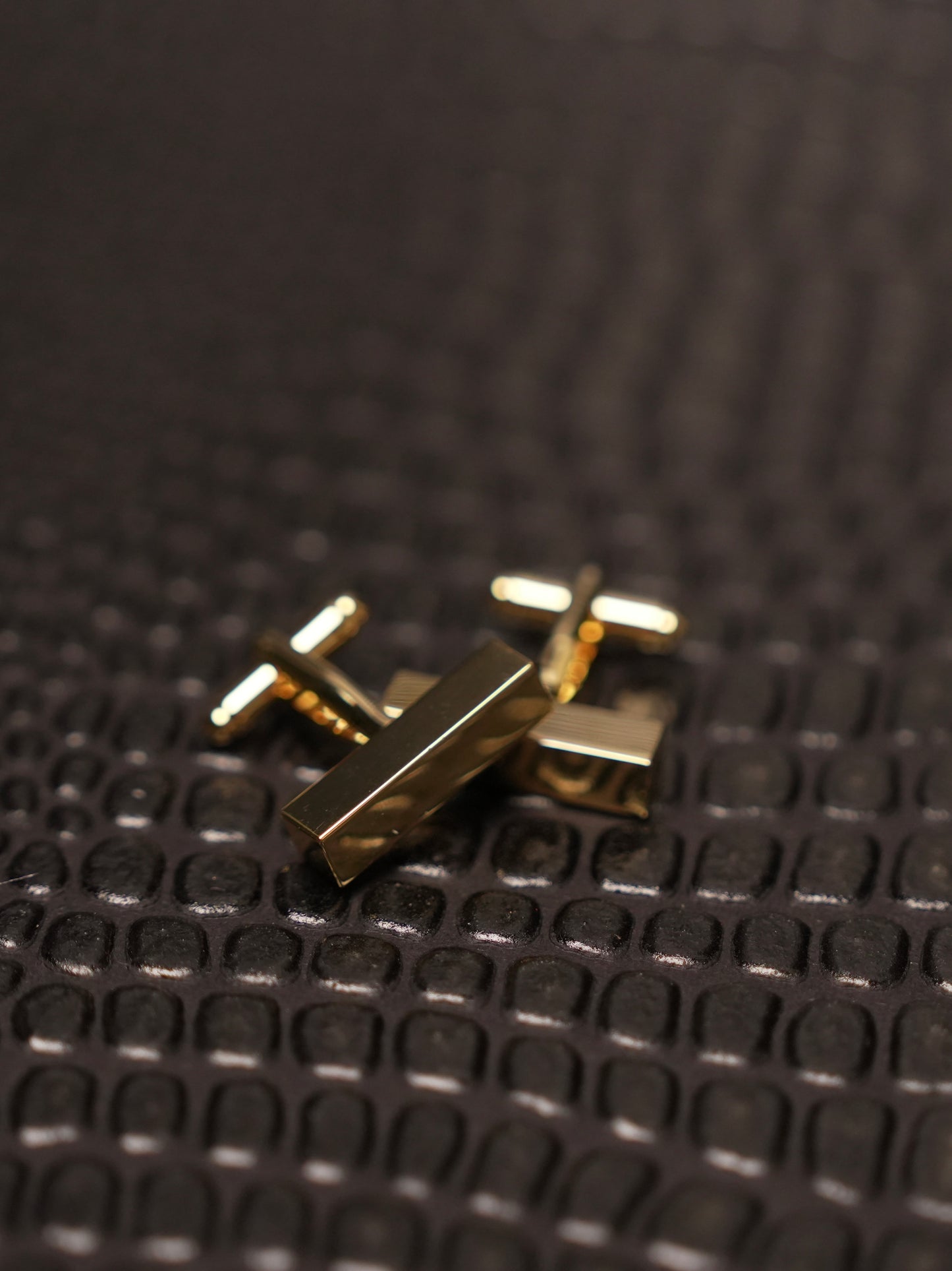 LB Signature Gold Bar Cufflinks