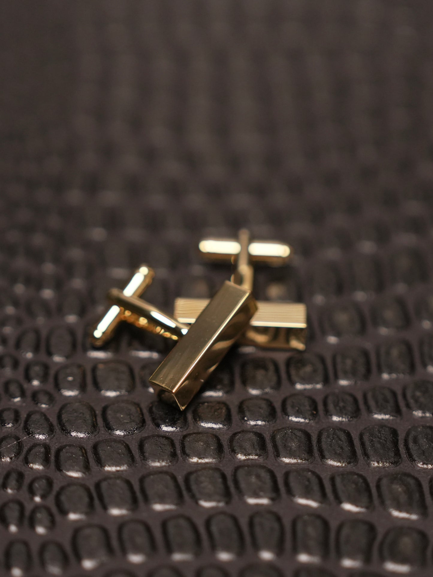 LB Signature Gold Bar Cufflinks