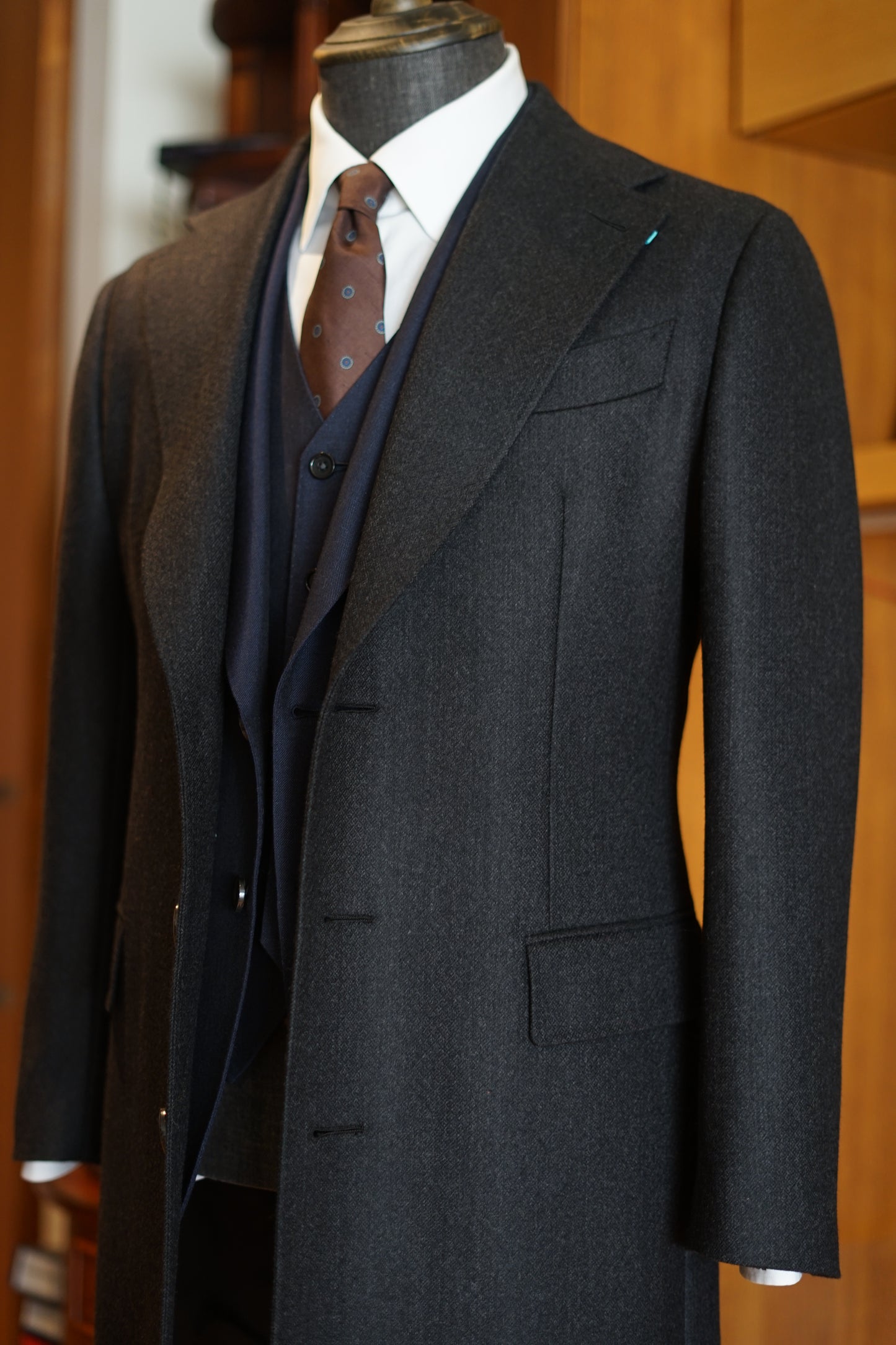 Dormeuil Dark Grey Cashmere-Wool Overcoat – Light Structure
