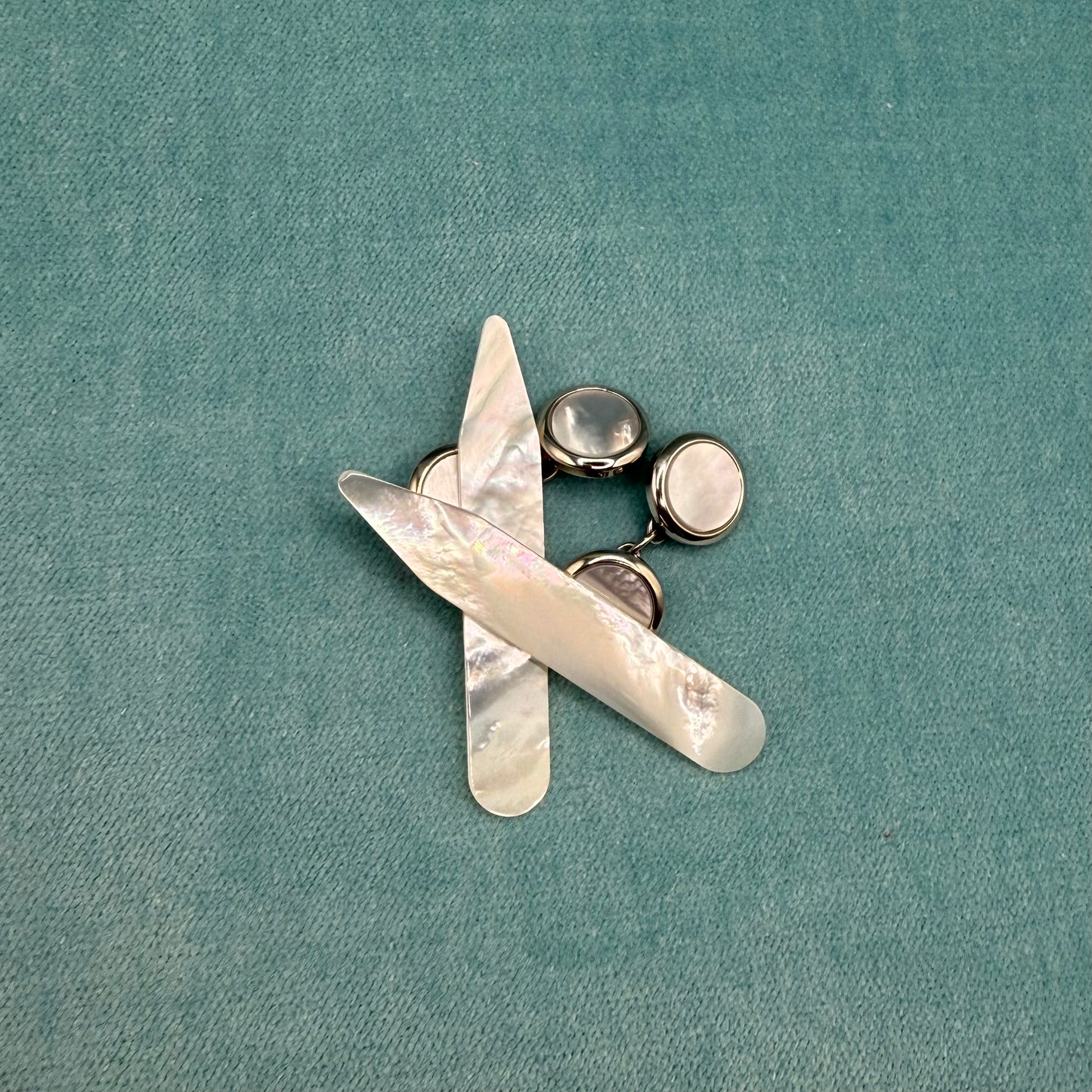 Mother-of-Pearl Collar Stays Essential Accessory Luxury Gift